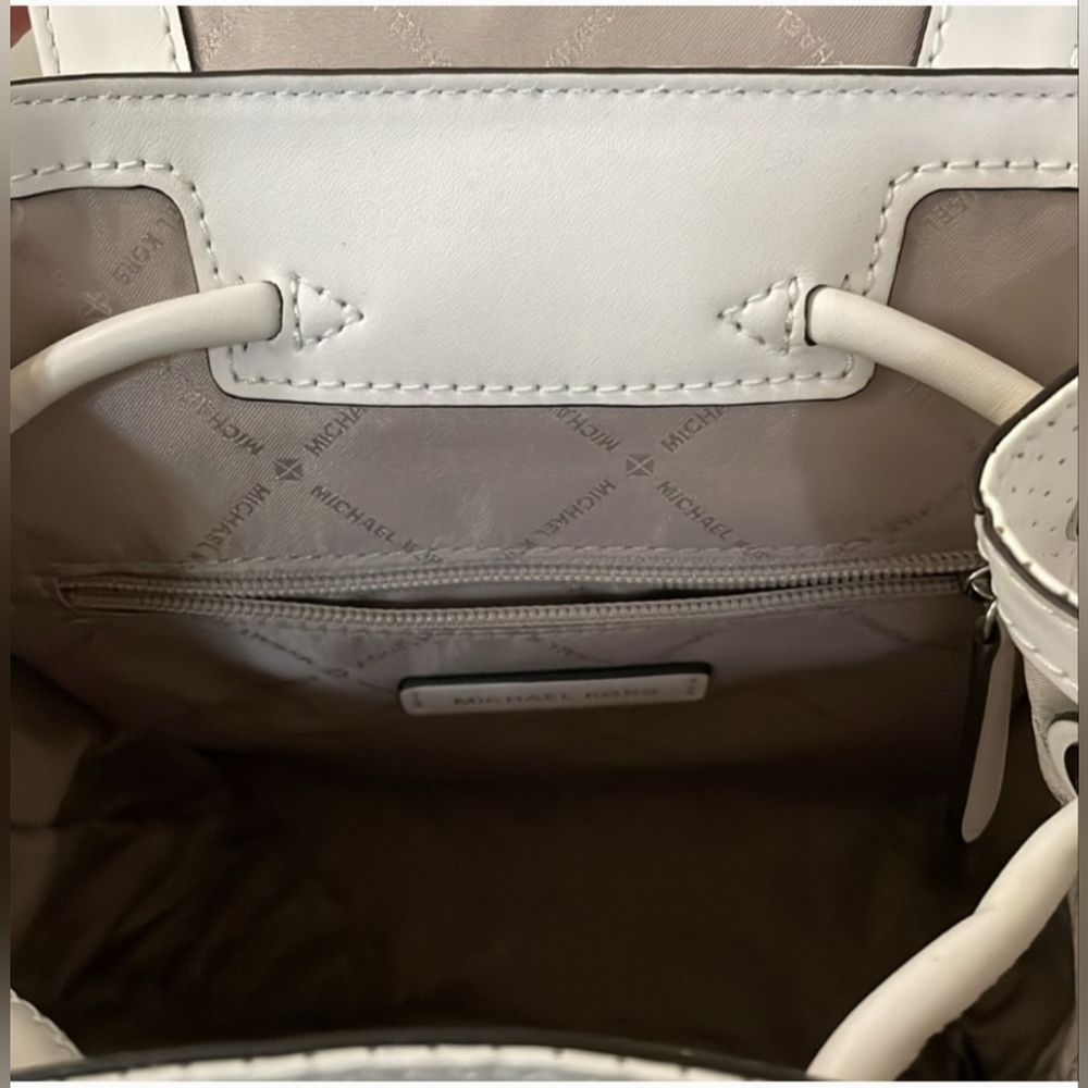 Michael Kors Abbey White Cargo Backpack Purse Tote Optic White NWT - Picture 6 of 9